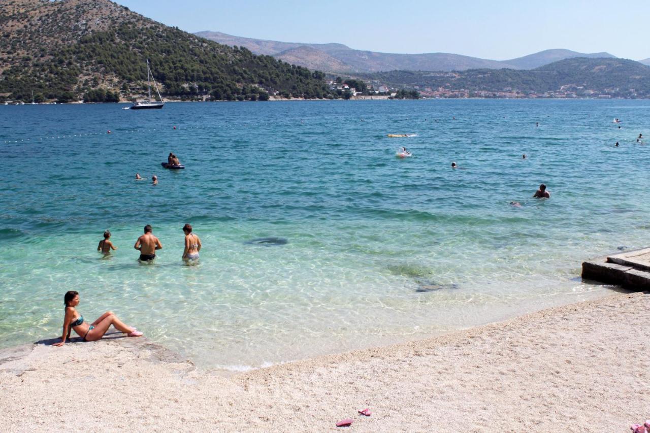 Apartments With A Parking Space Marina, Trogir - 11554 Buitenkant foto
